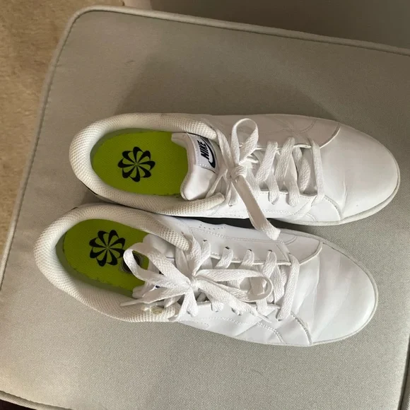 NIKE WOMENS SHOES SIZE 7.5 - Picture 5 of 7